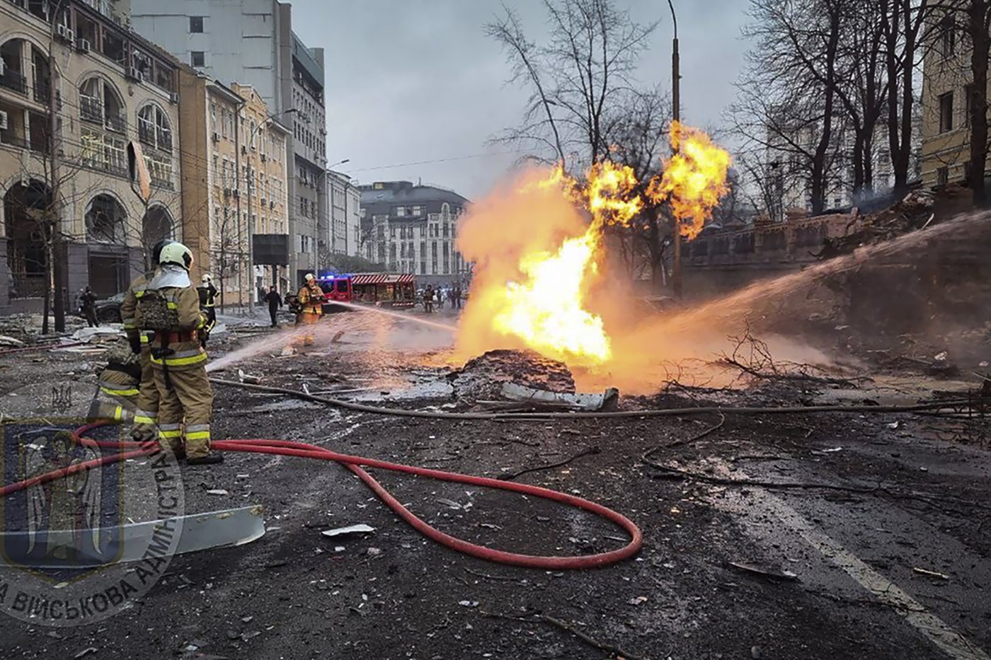 Russia and Ukraine exchange missile attacks, officials say, killing at least 1 person in Kyiv | iNFOnews.ca