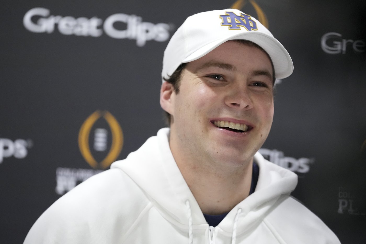 'Underdogs' Howard, Leonard will put friendship on hold in CFP title game | iNFOnews.ca 'Underdogs' Howard, Leonard will put friendship on hold in CFP title game | iNFOnews.ca