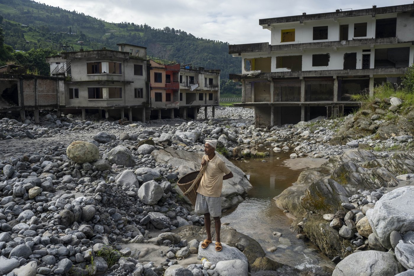AP PHOTOS: Cascading disasters push residents of a Nepalese valley to the brink | iNFOnews.ca