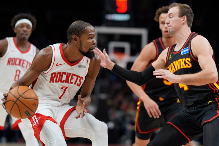 Durant scores 31 points as Rockets dominate second half and roll past short-handed Hawks 104-86 | iNFOnews.ca