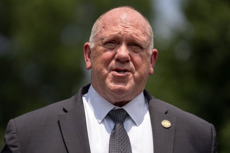 Trump's border czar says vetting of ICE officer is under internal review after Maine shooting | iNFOnews.ca