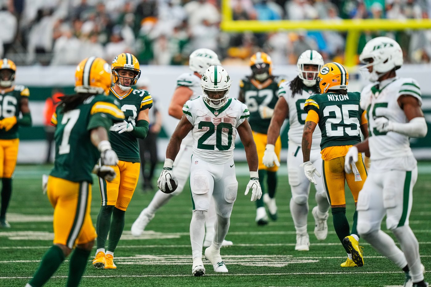 Aaron Glenn stands by his late decisions in Jets' overtime loss to Packers | iNFOnews.ca