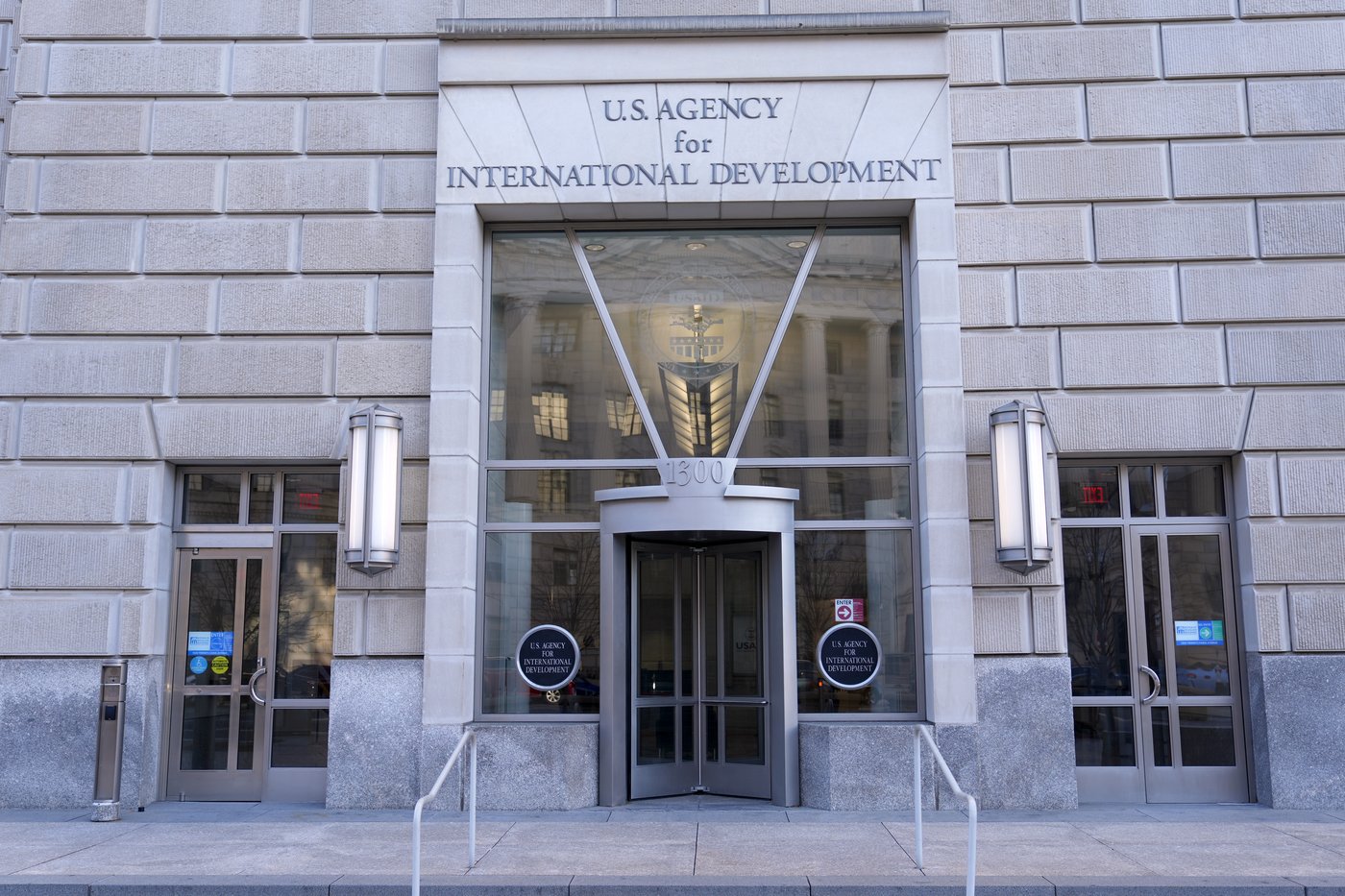 Trump and Musk move to dismantle USAID, igniting battle with Democratic lawmakers | iNFOnews.ca