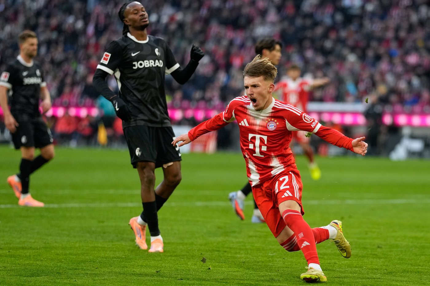 Bayern's teen star Lennart Karl leads comeback 6-2 win over Freiburg in Bundesliga | iNFOnews.ca