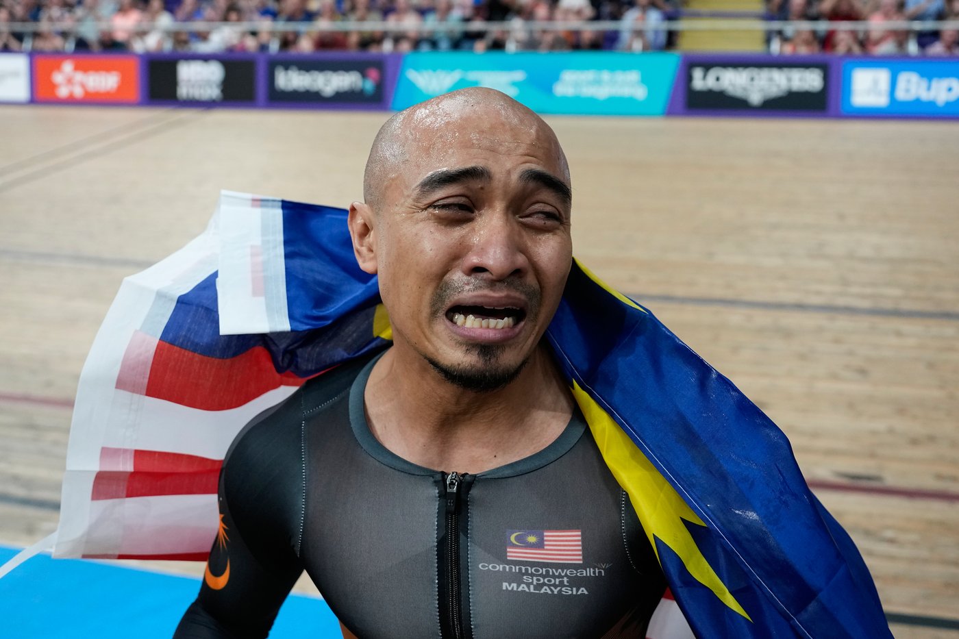 Emotional Azizulhasni wins Commonwealth Games keirin gold at 38 for Malaysia | iNFOnews.ca Emotional Azizulhasni wins Commonwealth Games keirin gold at 38 for Malaysia | iNFOnews.ca