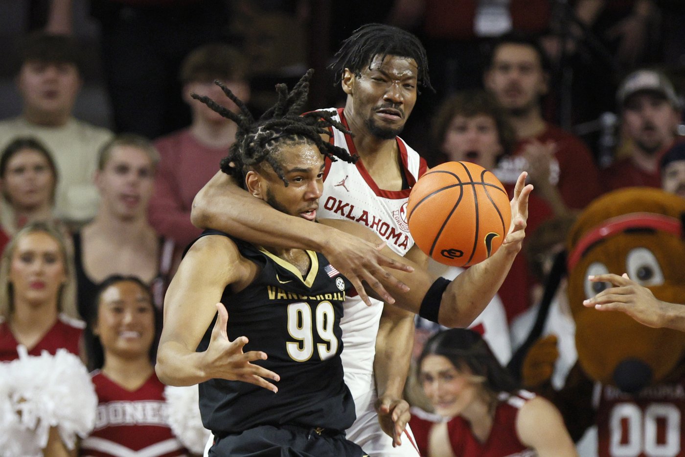 Oklahoma routs No. 24 Vanderbilt 97-67 for 3rd win in 4 games | iNFOnews.ca Oklahoma routs No. 24 Vanderbilt 97-67 for 3rd win in 4 games | iNFOnews.ca