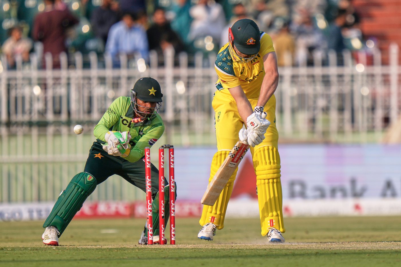 Minhas' five-wicket haul on ODI debut earns Pakistan five-wicket win over Australia | iNFOnews.ca