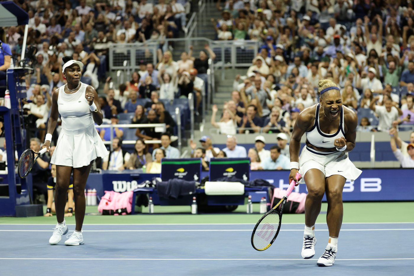 Venus and Serena Williams put on a show in thrilling US Open return, in photos | iNFOnews.ca