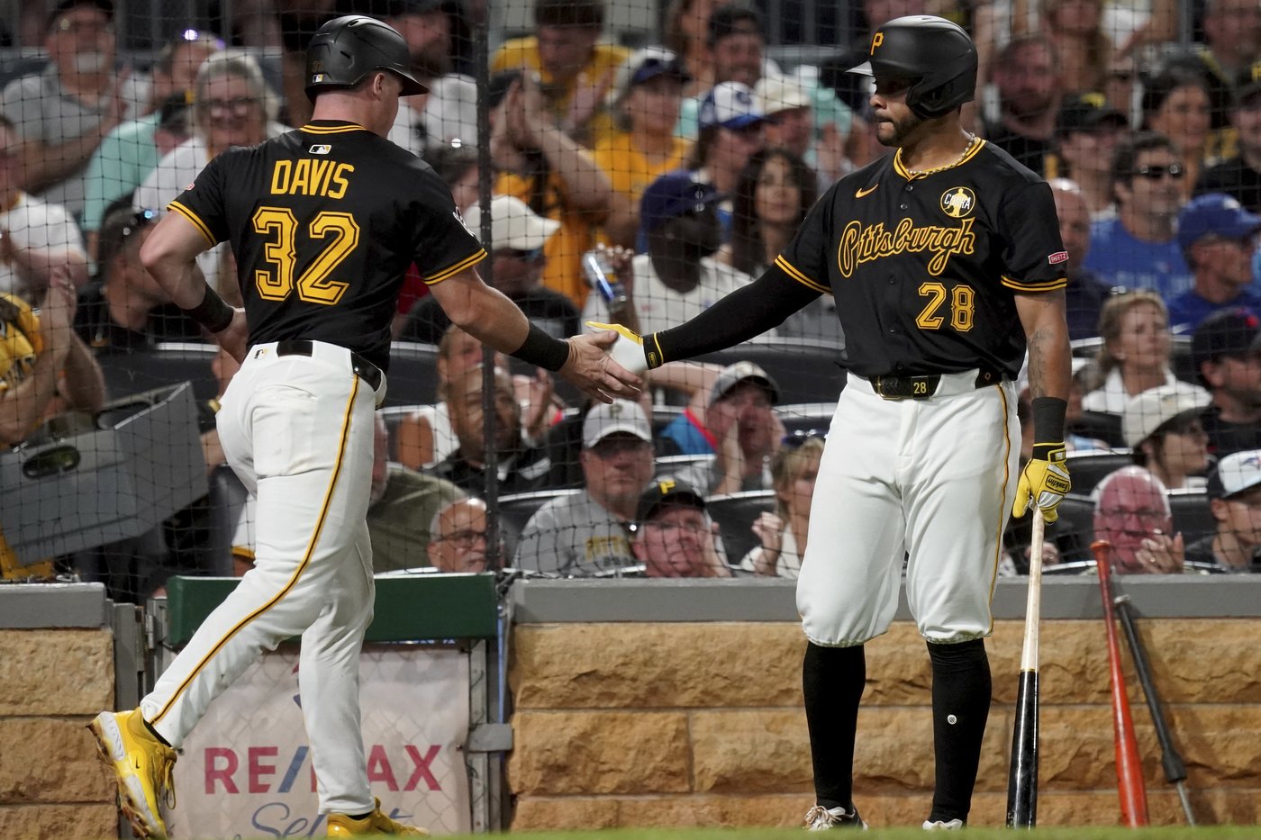 Skenes shines as Pirates capitalize on Blue Jays' errors for 5-2 win | iNFOnews.ca