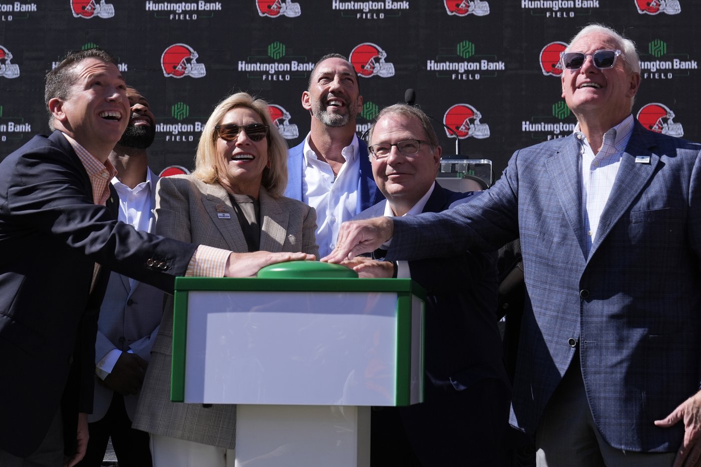 Cleveland Browns' $2.4B stadium gets green light from Ohio transportation regulators | iNFOnews.ca