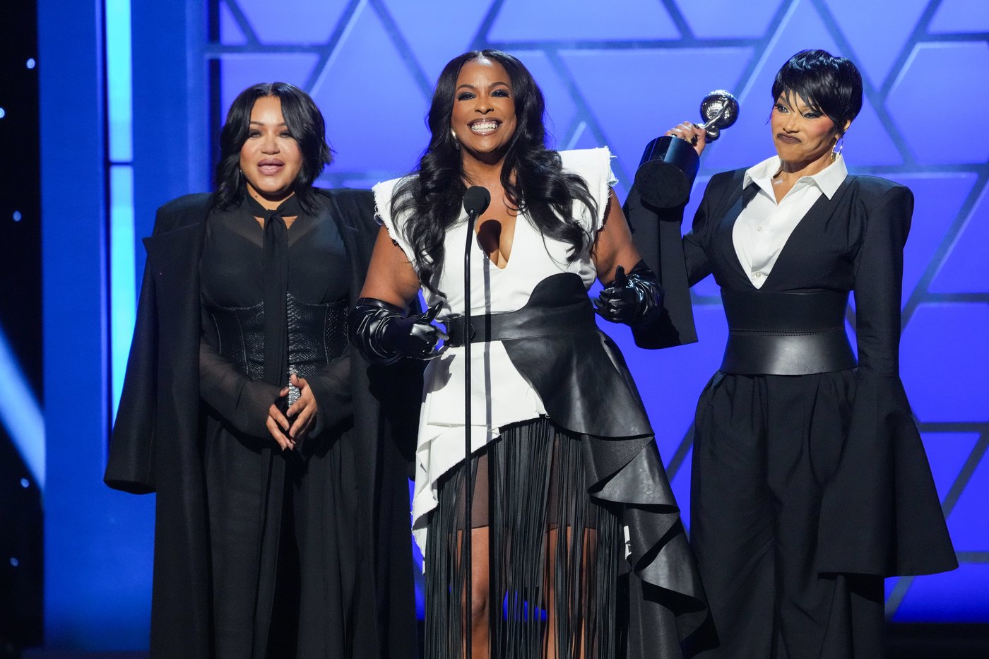 Viola Davis receives prestigious Chairman's prize at NAACP Image Awards | iNFOnews.ca Viola Davis receives prestigious Chairman's prize at NAACP Image Awards | iNFOnews.ca
