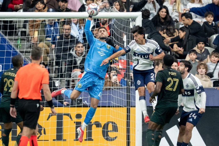 Two late goals lift Whitecaps to 3-2 come-from-behind victory over Timbers | iNFOnews.ca