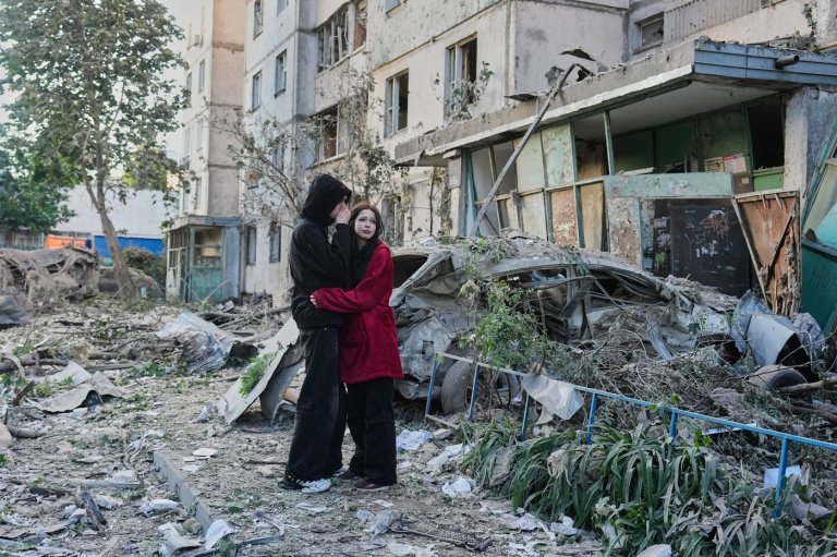 Russian attack on Ukraine capital kills at least 3 and traps others in damaged buildings | iNFOnews.ca