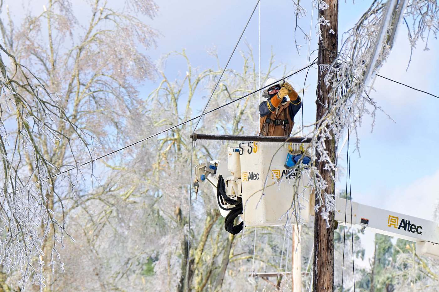 30 people dead from effects of winter storm as more freezing cold pummels US | iNFOnews.ca