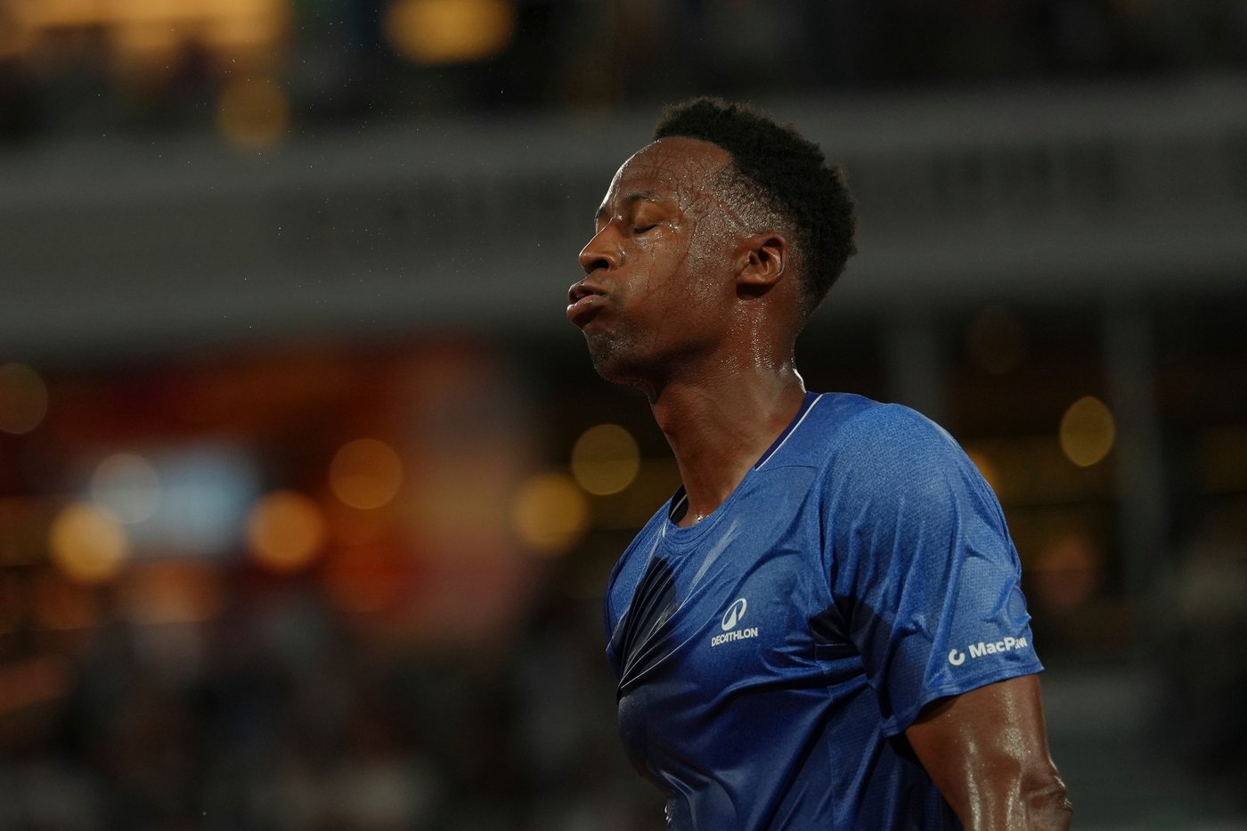 Wawrinka and Monfils bid farewell to the French Open after losing in first round | iNFOnews.ca