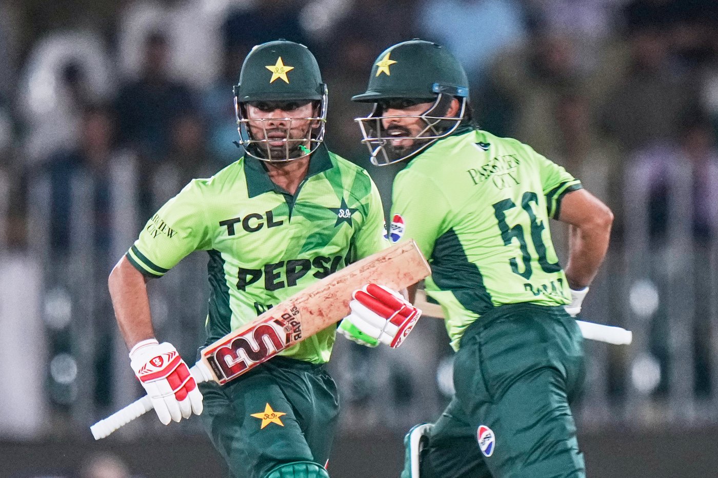 Minhas' five-wicket haul on ODI debut earns Pakistan five-wicket win over Australia | iNFOnews.ca