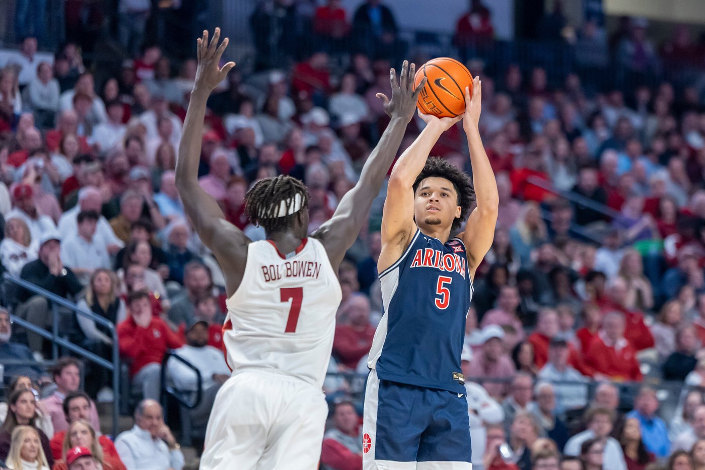 Burries scores 28 points as No. 1 Arizona rallies from halftime deficit to beat No. 12 Alabama 96-75 | iNFOnews.ca Burries scores 28 points as No. 1 Arizona rallies from halftime deficit to beat No. 12 Alabama 96-75 | iNFOnews.ca
