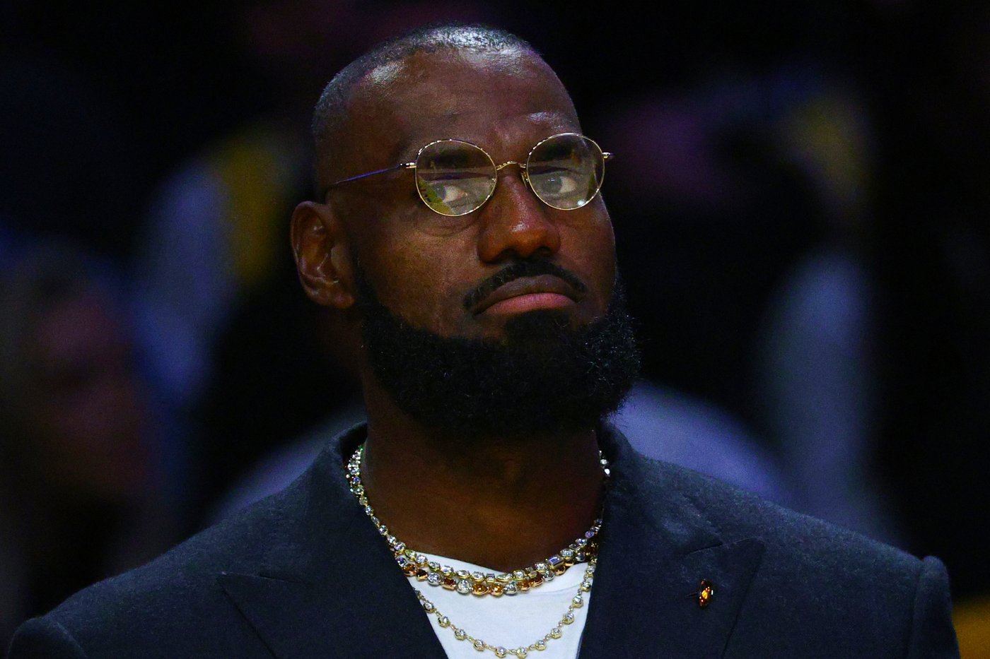 LeBron James returns to practice with Lakers but hasn't decided whether to make season debut Tuesday | iNFOnews.ca