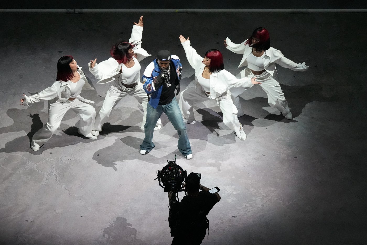 Review: Kendrick Lamar brings America and 'Not Like Us' into history-making Super Bowl halftime show | iNFOnews.ca Review: Kendrick Lamar brings America and 'Not Like Us' into history-making Super Bowl halftime show | iNFOnews.ca