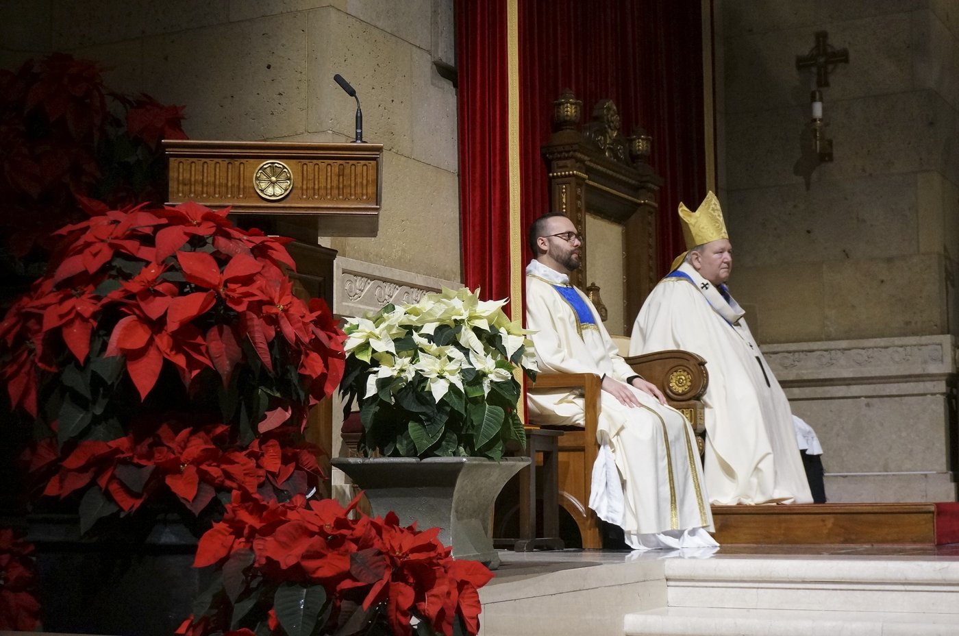 The world welcomes 2025 with light shows, embraces and ice plunges | iNFOnews.ca The world welcomes 2025 with light shows, embraces and ice plunges | iNFOnews.ca