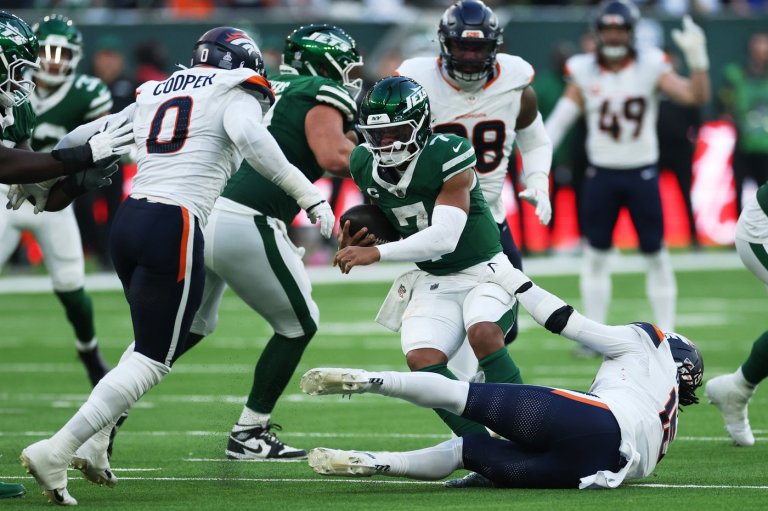 Justin Fields plans to be a bit more aggressive in the passing game as Jets seek first win | iNFOnews.ca
