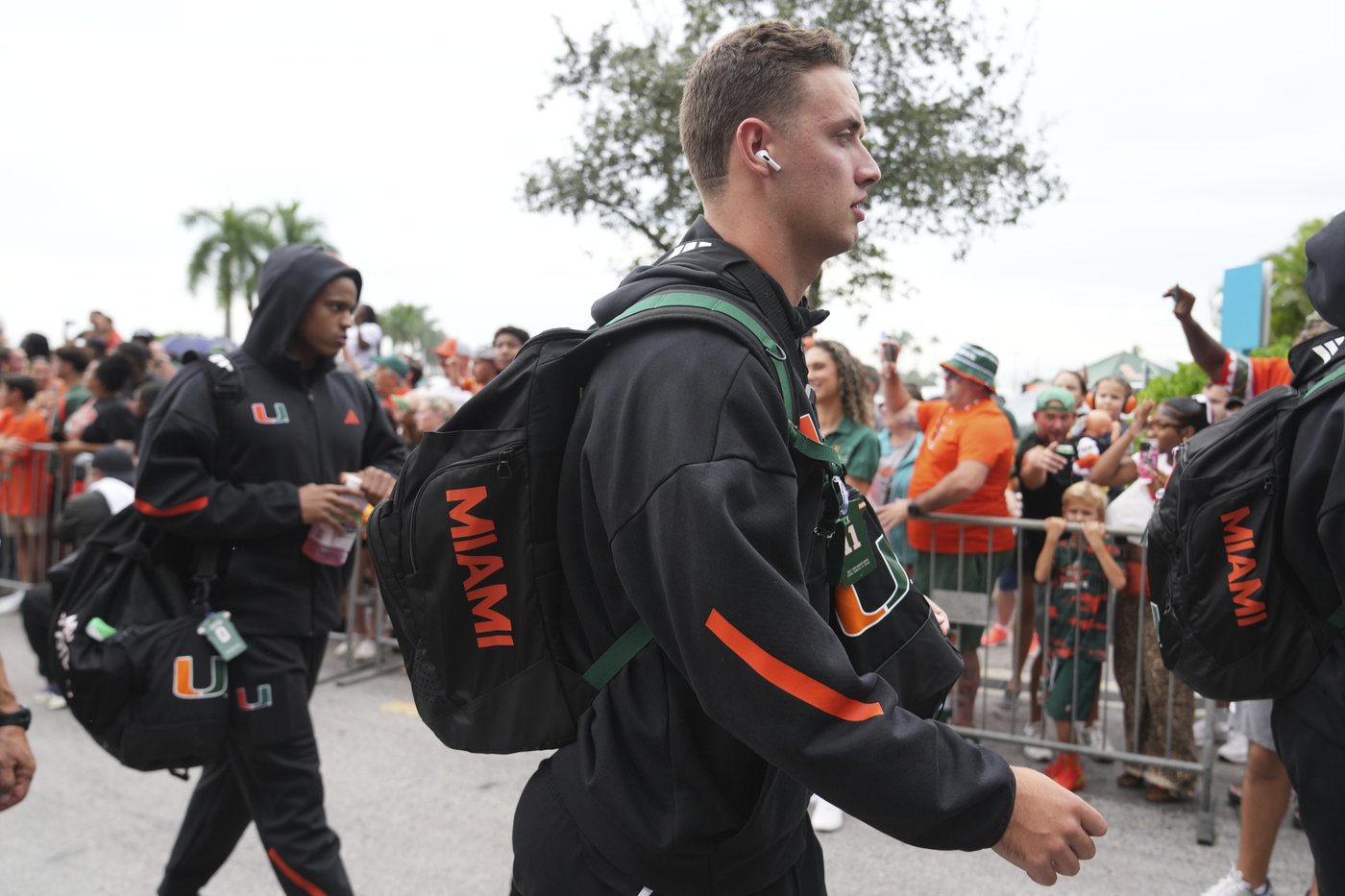Beck breaks Miami record for consecutive completions, No. 5 Canes ease past Bethune-Cookman 45-3 | iNFOnews.ca Beck breaks Miami record for consecutive completions, No. 5 Canes ease past Bethune-Cookman 45-3 | iNFOnews.ca