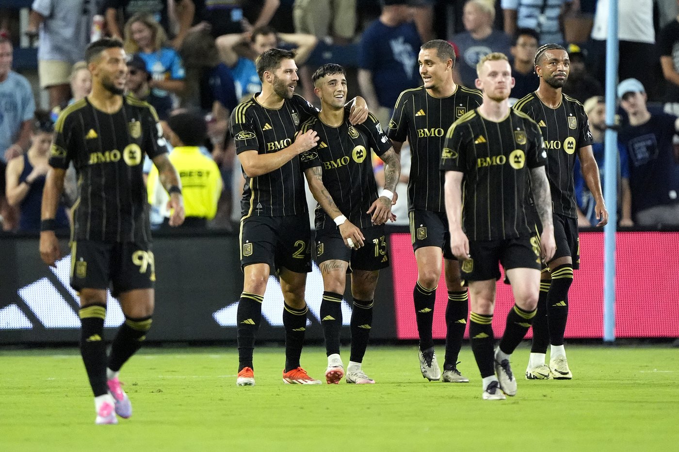 David Martínez, Denis Bouanga, Hugo Lloris power LAFC to 3-0 romp over Sporting KC | iNFOnews.ca