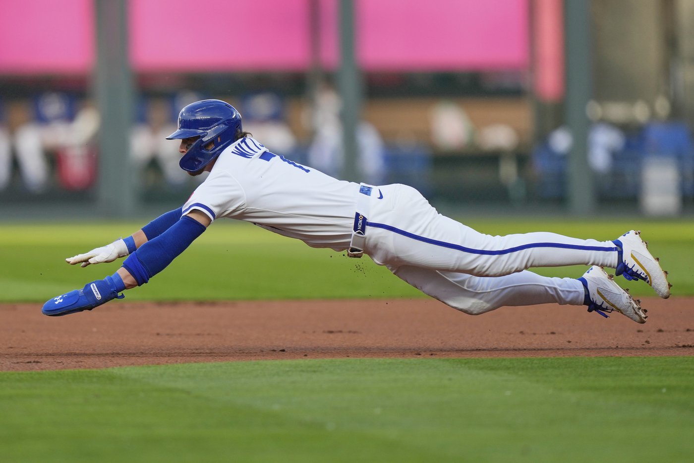 Witt and Ragans lead surging Royals to 3-0 win over White Sox | iNFOnews.ca