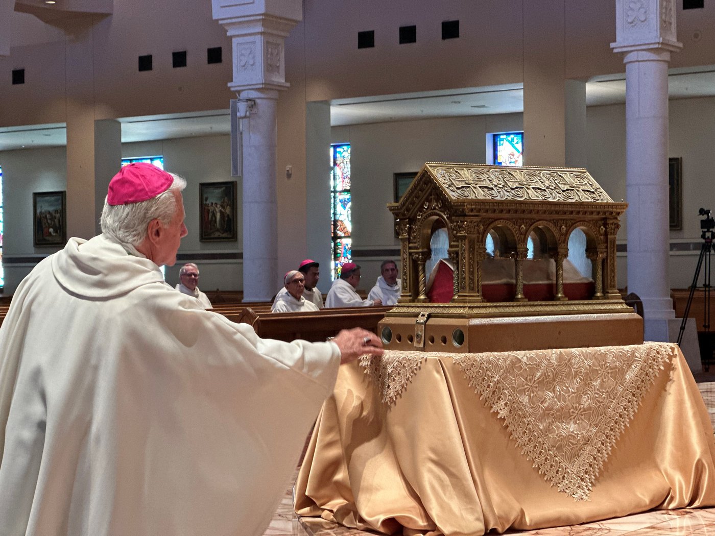 US Catholic bishops consecrated nation to the Sacred Heart at gathering in Orlando | iNFOnews.ca US Catholic bishops consecrated nation to the Sacred Heart at gathering in Orlando | iNFOnews.ca