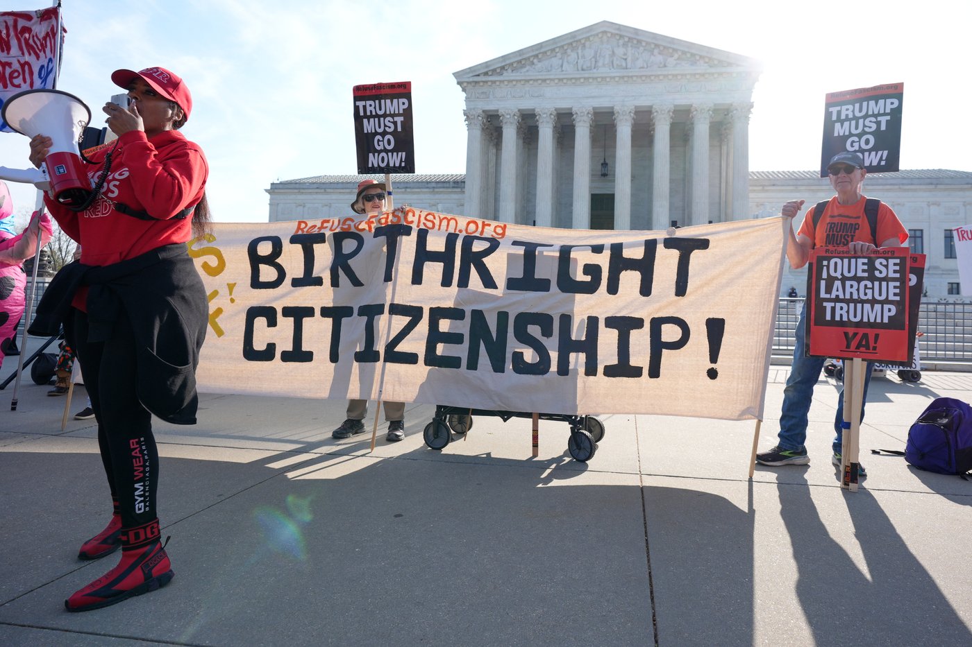 Supreme Court seems poised to reject Trump's birthright citizenship limits as he attends arguments | iNFOnews.ca