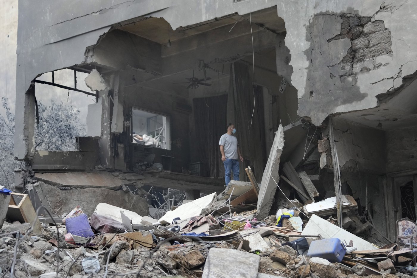 Middle East latest: UN mission in Lebanon is hit again by explosions | iNFOnews.ca
