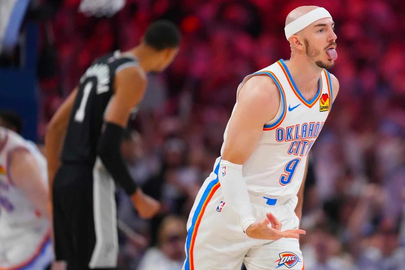 Sparked by Alex Caruso, the Thunder bench steps up again in Game 5 win | iNFOnews.ca