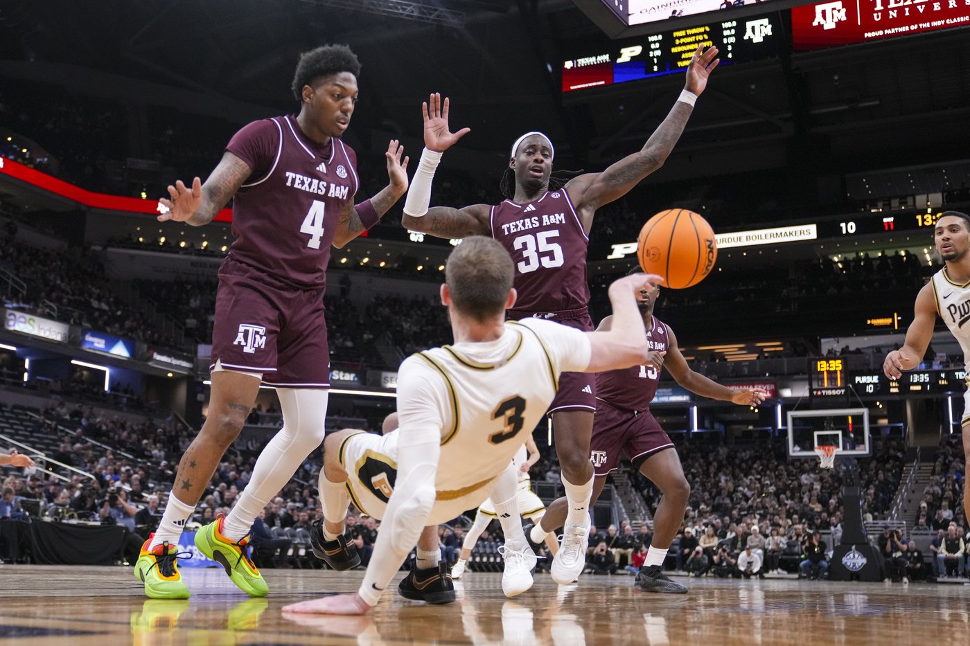 Pharrel Payne's big game helps No. 17 Texas A&M pull away from No. 11 Purdue 70-66 | iNFOnews.ca Pharrel Payne's big game helps No. 17 Texas A&M pull away from No. 11 Purdue 70-66 | iNFOnews.ca