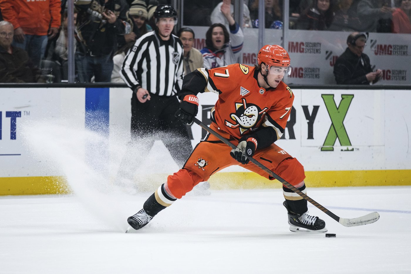 Quite a Sunday: Frank Vatrano signs 3-year contract extension with Ducks, then scores 2 goals in win | iNFOnews.ca