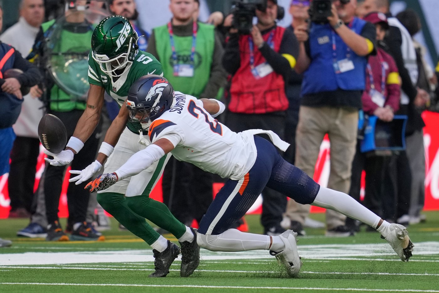 Jets wide receiver Garrett Wilson doubtful for Panthers game with knee injury | iNFOnews.ca
