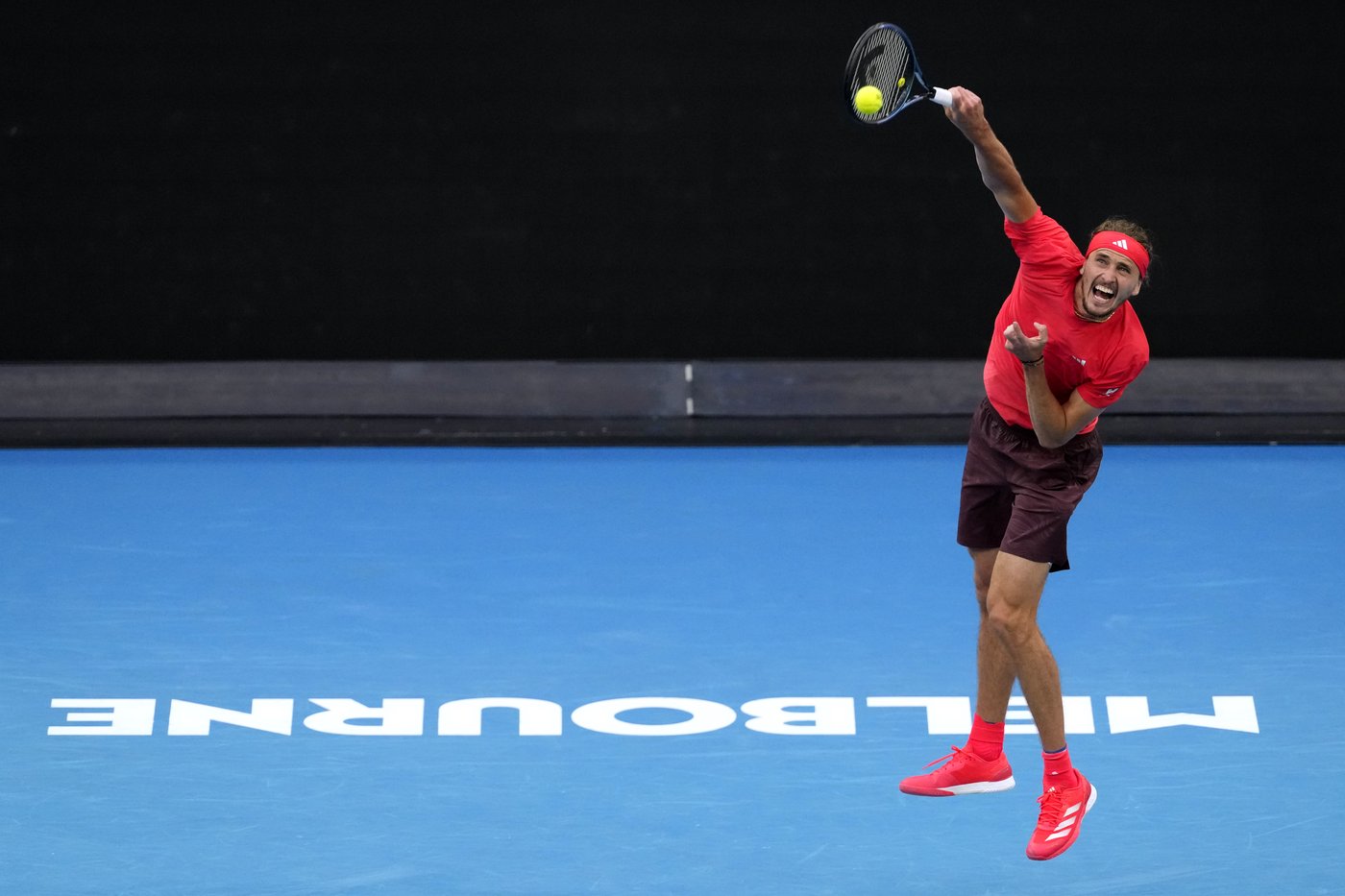 Alexander Zverev returns to the Australian Open quarterfinals and faces Tommy Paul next | iNFOnews.ca