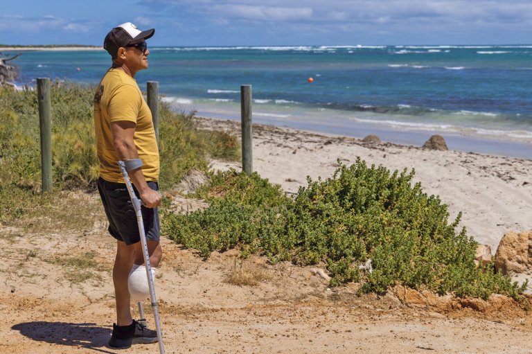 Australian shark attack survivor says predator was 'winking back' at him as he fought it off | iNFOnews.ca