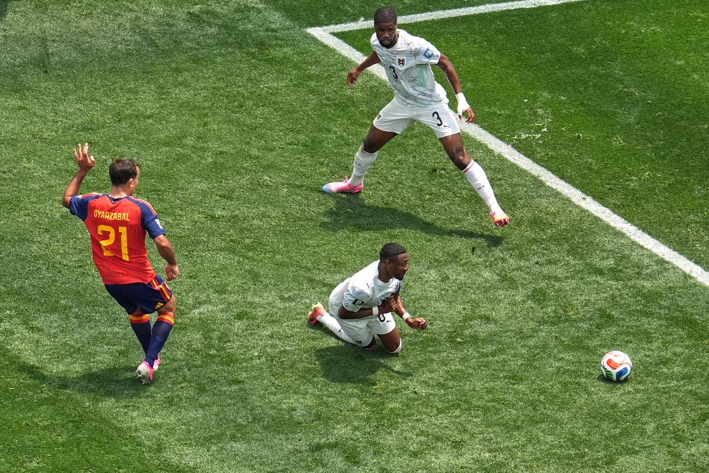 Ronaldo, Portugal reach round of 16 at World Cup with Spain, Switzerland, other highlights in photos | iNFOnews.ca