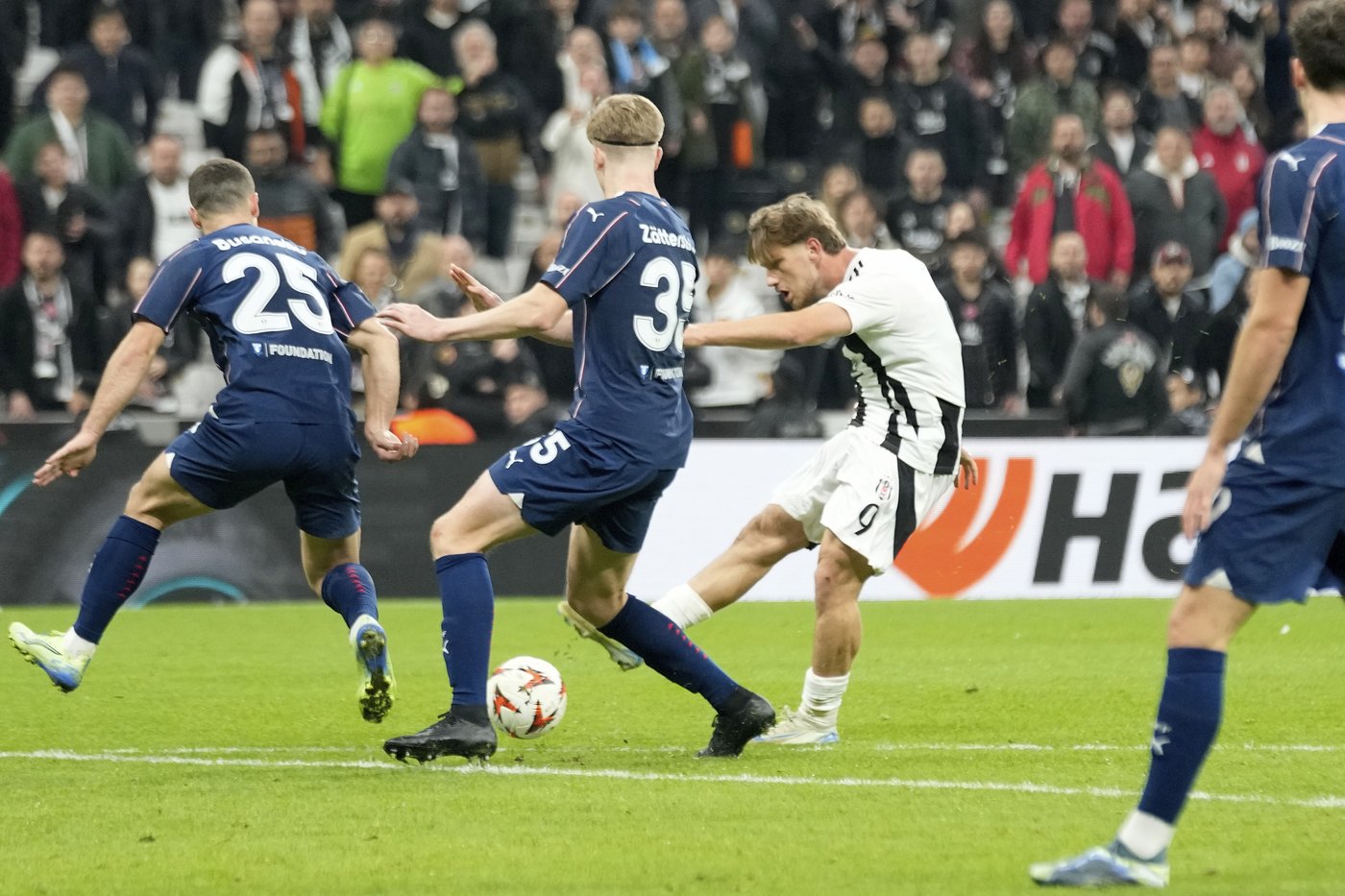 Besiktas beats Malmö 2-1 for 2nd straight win in Europa League | iNFOnews.ca