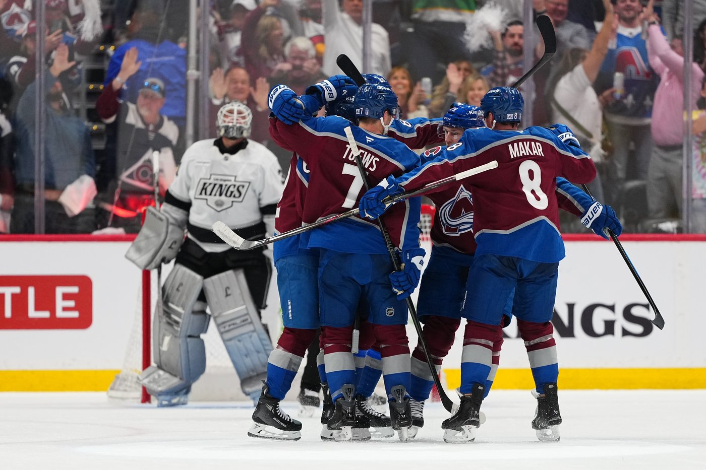 Wedgewood sharp in net, O'Connor scores 1st goal in a year as Avs beat Kings 2-1 in Game 1 | iNFOnews.ca
