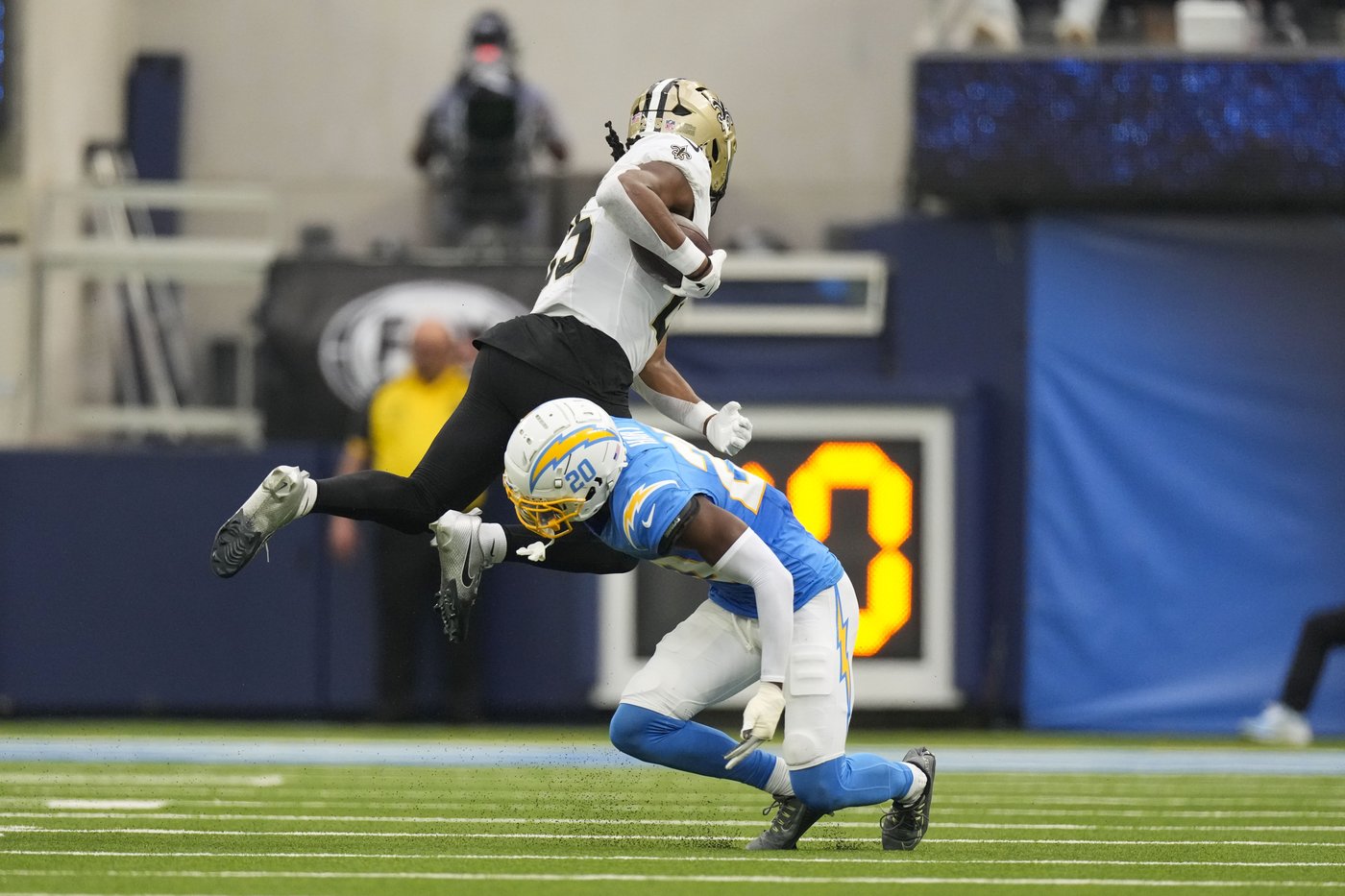Ladd McConkey's 2 touchdowns propel Chargers to 26-8 victory over Saints | iNFOnews.ca Ladd McConkey's 2 touchdowns propel Chargers to 26-8 victory over Saints | iNFOnews.ca