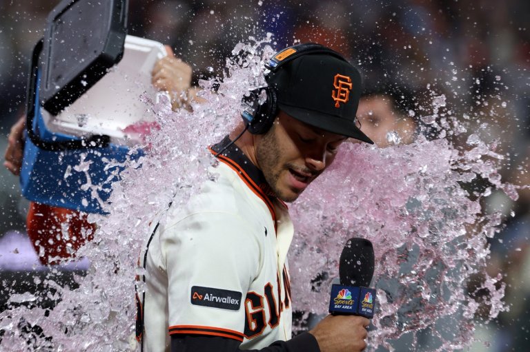 McCray's 2-run homer leads the Giants to a 3-0 win over the Brewers | iNFOnews.ca