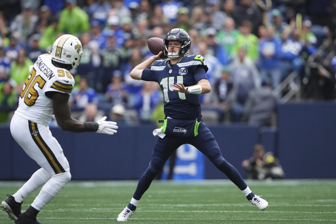 Sam Darnold continues to impress for the Seahawks with his arm and legs | iNFOnews.ca