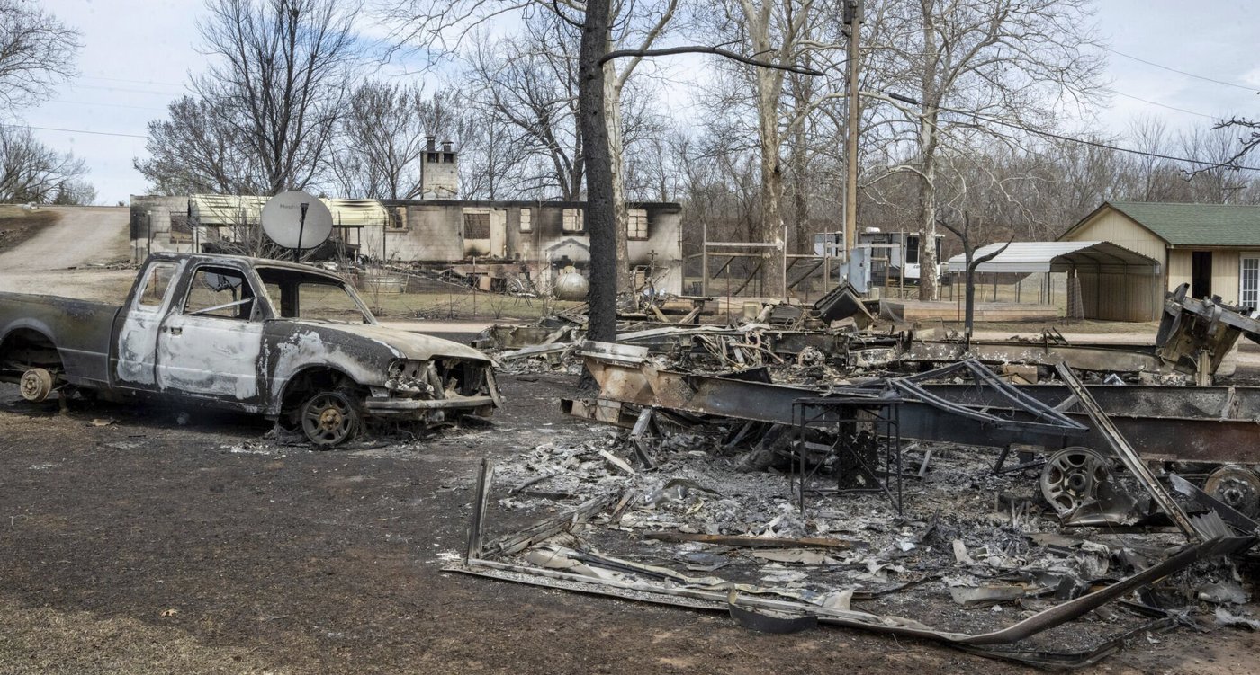 As Oklahoma reels from deadly wildfires, authorities warn of fresh fire threat | iNFOnews.ca
