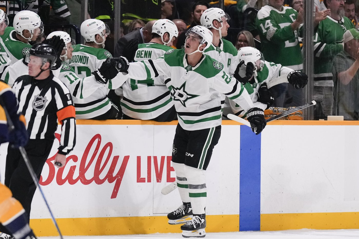 Dallas Stars score 4 goals in 5 shots to take down Predators 4-3 in both teams' season opener | iNFOnews.ca Dallas Stars score 4 goals in 5 shots to take down Predators 4-3 in both teams' season opener | iNFOnews.ca