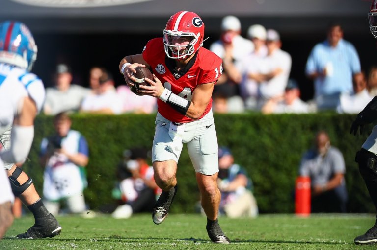 Stockton throws 4 TD passes as No. 9 Georgia rallies in 4th quarter to beat No. 5 Ole Miss 43-35 | iNFOnews.ca