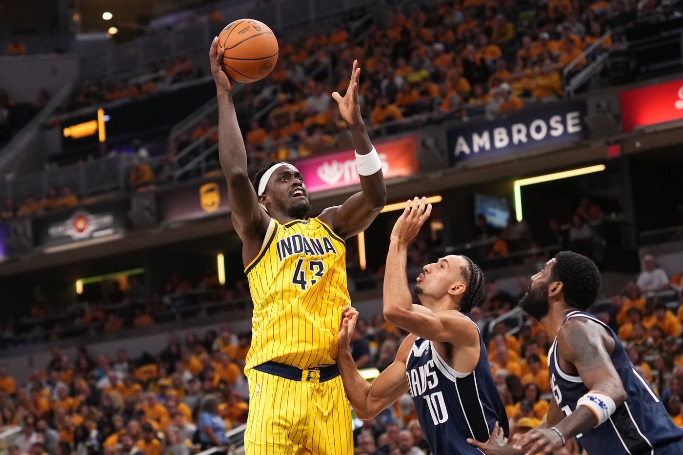 Mavericks lose Flagg to injury, and ruin Haliburton's home return with 121-105 win over Pacers | iNFOnews.ca