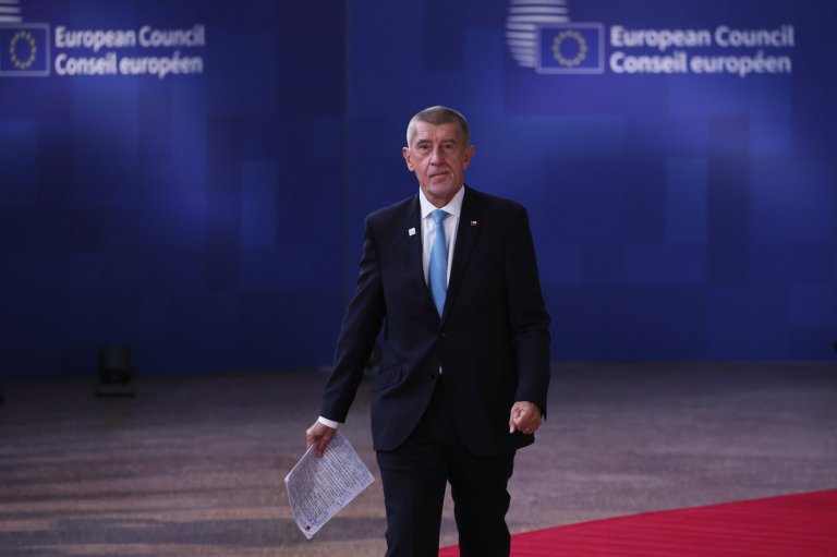 Pro-Western opposition wins big in Czech Senate election, dealing a blow to populist PM Babiš | iNFOnews.ca