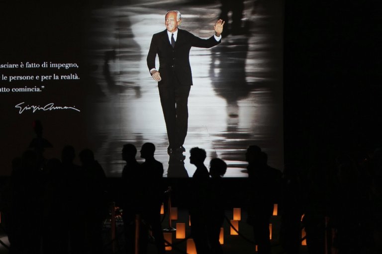 Hundreds of ordinary mourners and VIPs pay last respects to Italian fashion icon Giorgio Armani | iNFOnews.ca