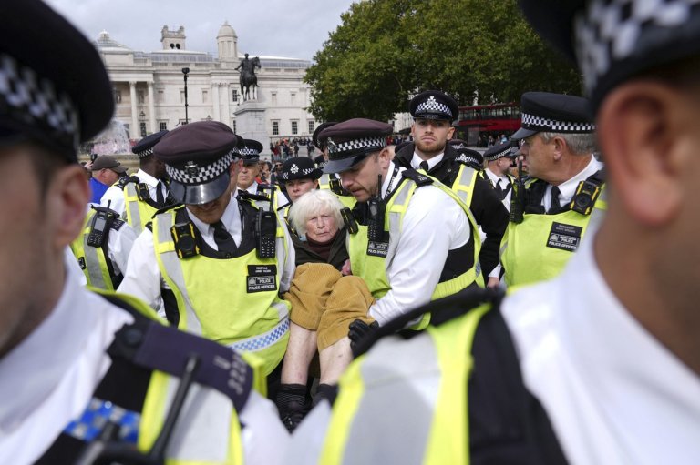 UK says it will restrict repeated protests after 500 arrests at pro-Palestinian vigil | iNFOnews.ca